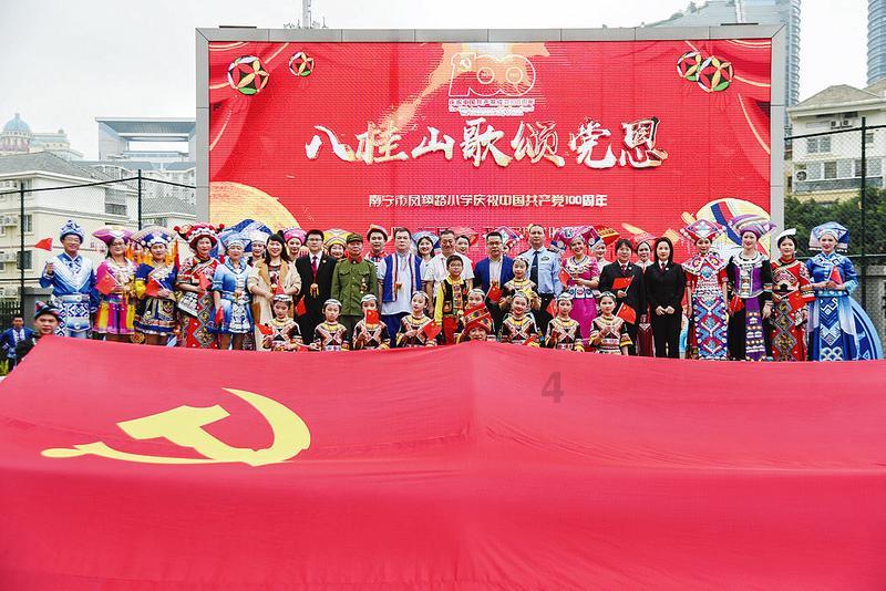 从农民出身穷小子，到受人尊敬的全能兵王，王忠心都经历了什么